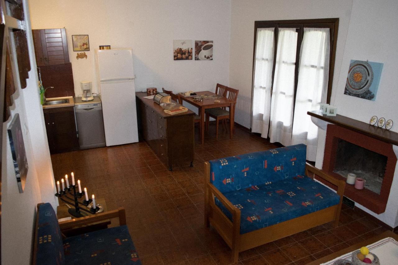Mikiverna Houses By Miltiadis Kalyves Polygyrou Room photo